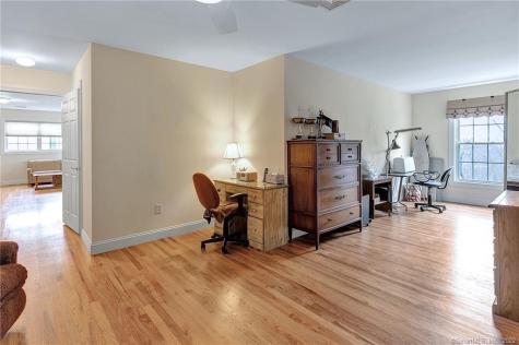 218 Woodlawn Drive Seymour CT 06483