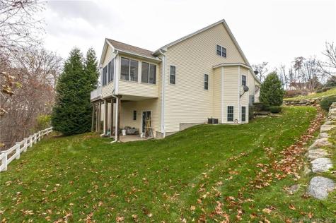 218 Woodlawn Drive Seymour CT 06483