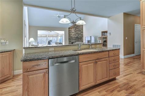218 Woodlawn Drive Seymour CT 06483