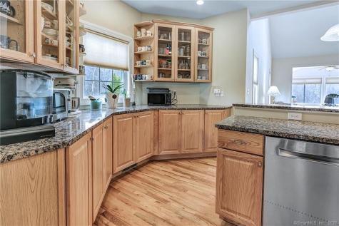218 Woodlawn Drive Seymour CT 06483