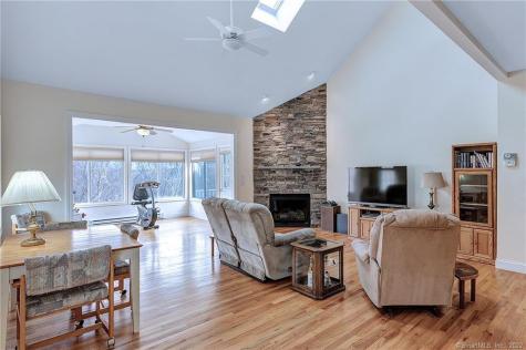218 Woodlawn Drive Seymour CT 06483