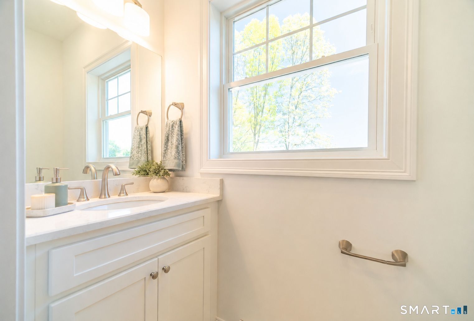 1154 Poquonnock Road Groton CT 06340