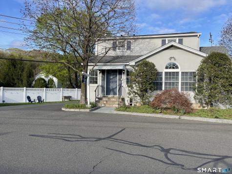 31 Ledge Avenue New Canaan CT 06840