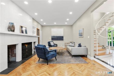 345 Governors Lane Fairfield CT 06824
