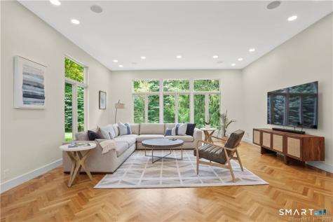 345 Governors Lane Fairfield CT 06824