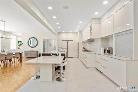 345 Governors Lane Fairfield CT 06824