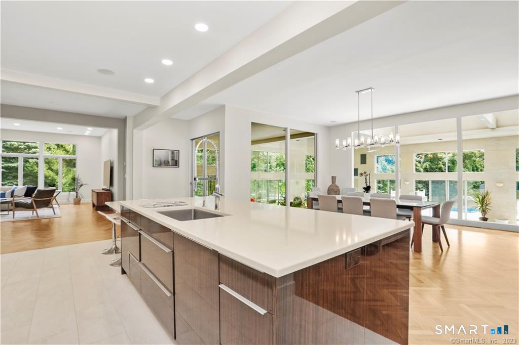 345 Governors Lane Fairfield CT 06824