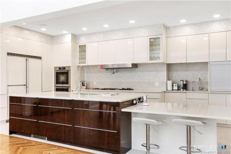 345 Governors Lane Fairfield CT 06824