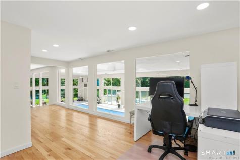 345 Governors Lane Fairfield CT 06824