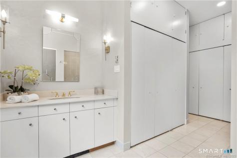 345 Governors Lane Fairfield CT 06824