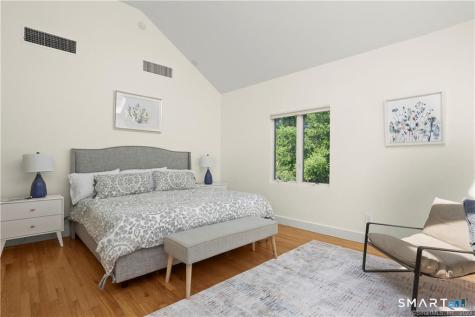 345 Governors Lane Fairfield CT 06824