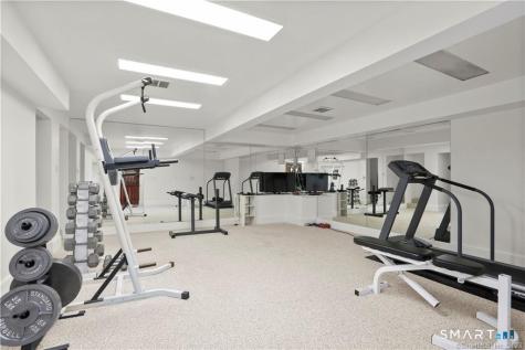345 Governors Lane Fairfield CT 06824