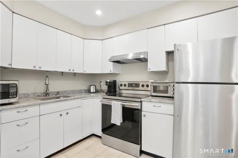 345 Governors Lane Fairfield CT 06824