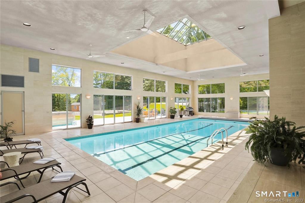 345 Governors Lane Fairfield CT 06824