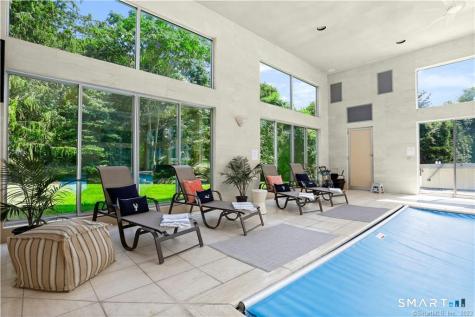 345 Governors Lane Fairfield CT 06824
