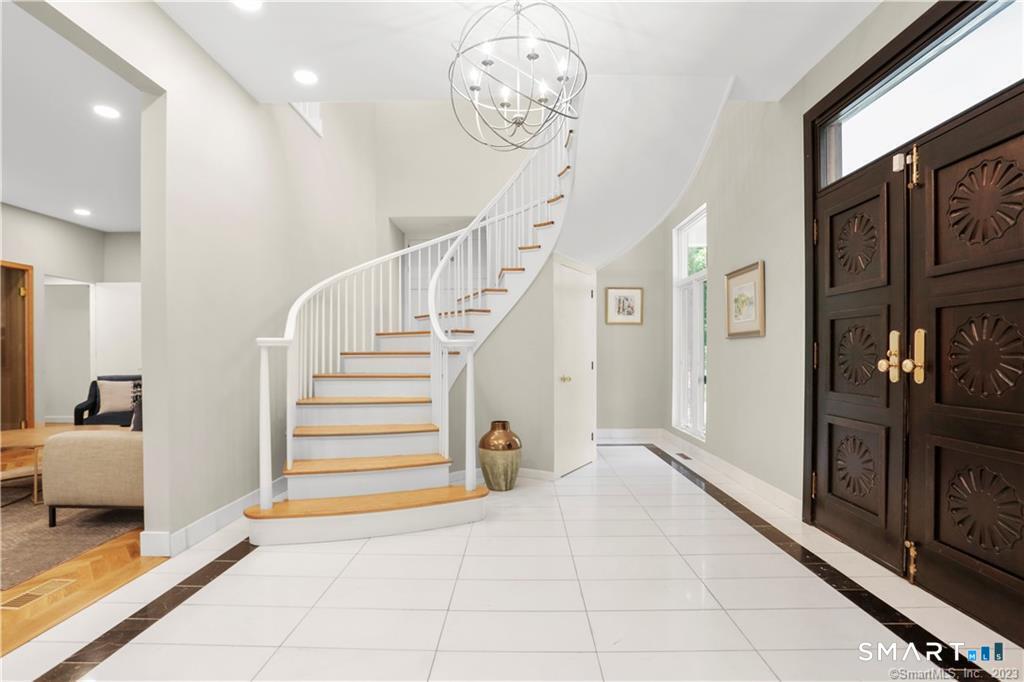 345 Governors Lane Fairfield CT 06824