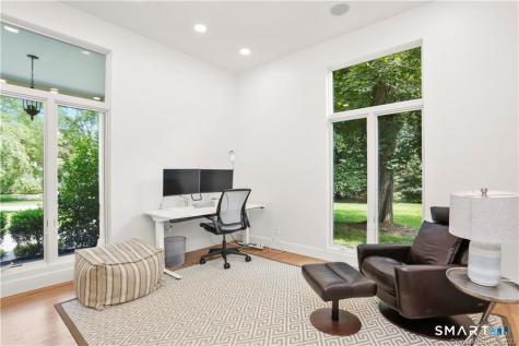 345 Governors Lane Fairfield CT 06824