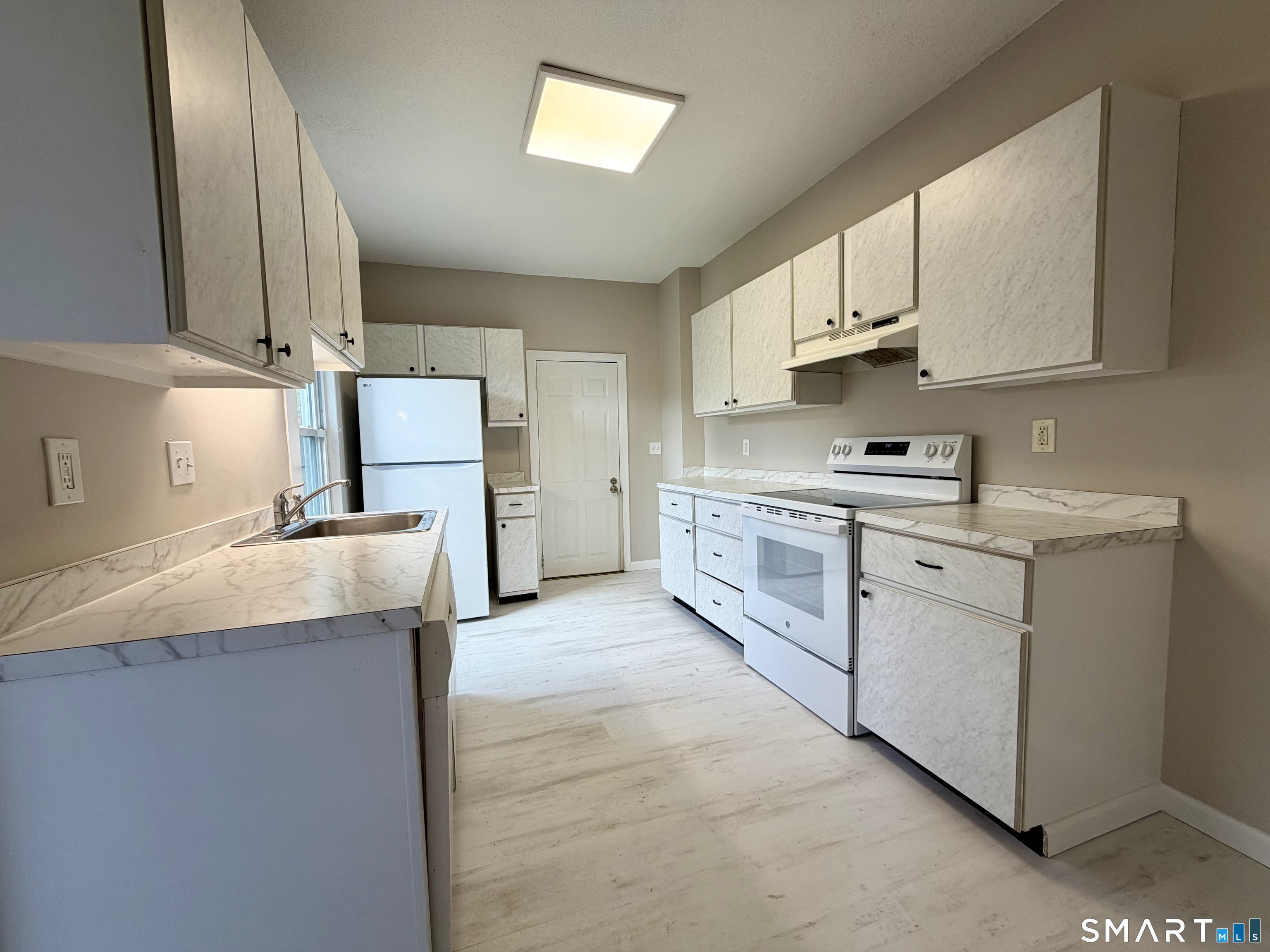 210 Main Street Farmington CT 06085