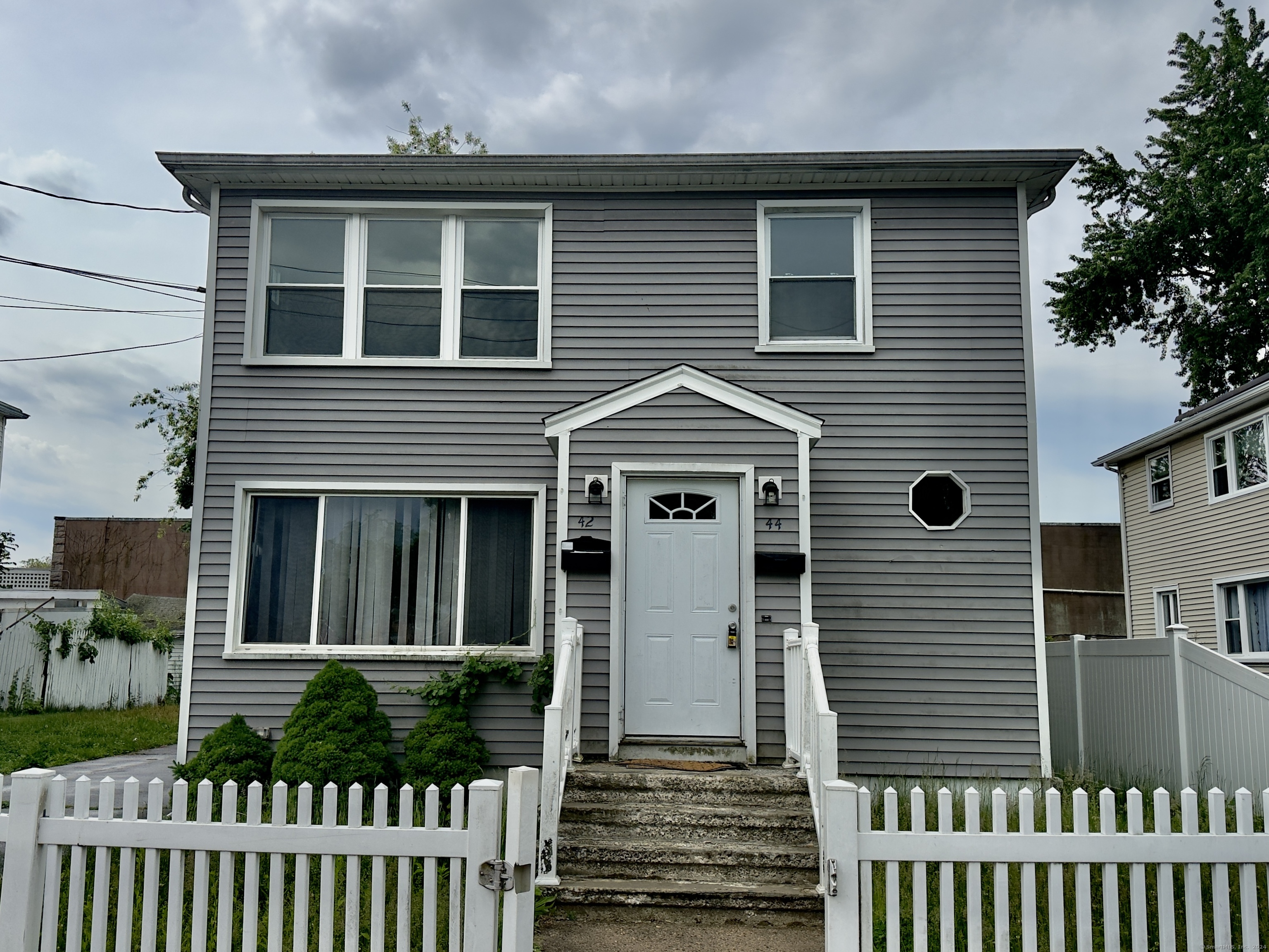 42 - 44 Pine Street Hamden CT 06514