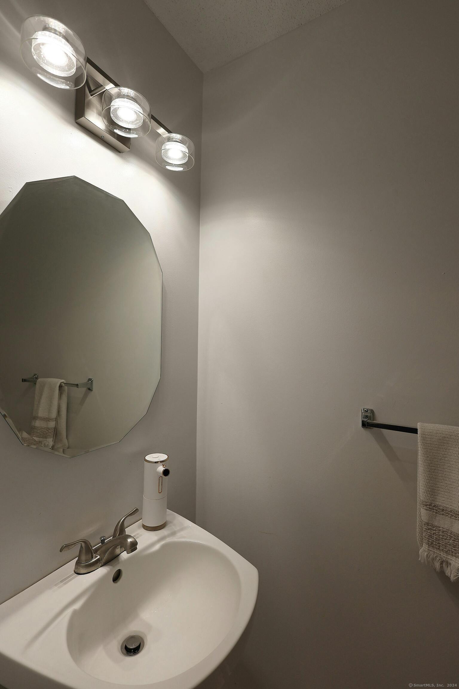 633 Danbury Road Ridgefield CT 06877