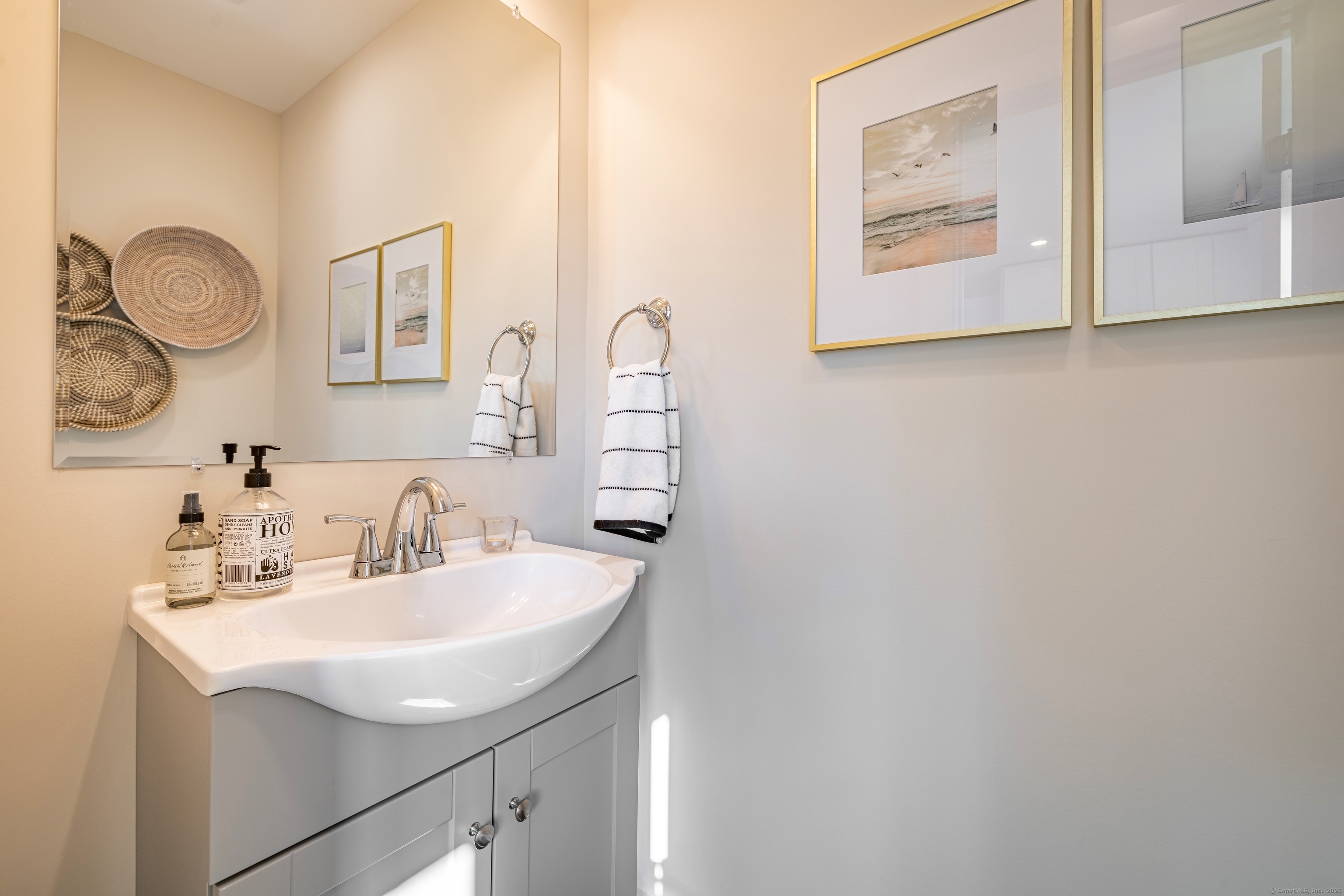 94 North Bridebrook Road East Lyme CT 06357