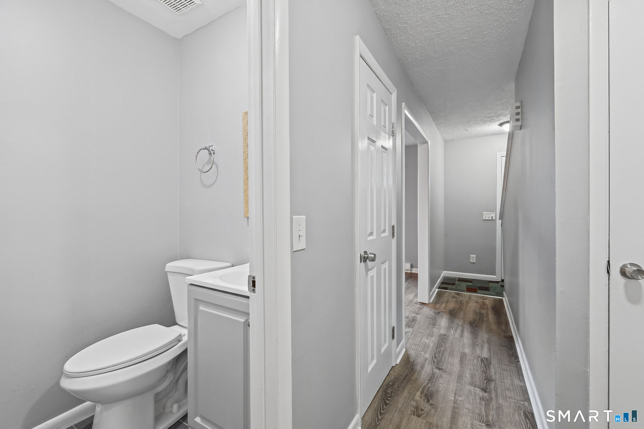 6 Irving Place Danbury CT 06810