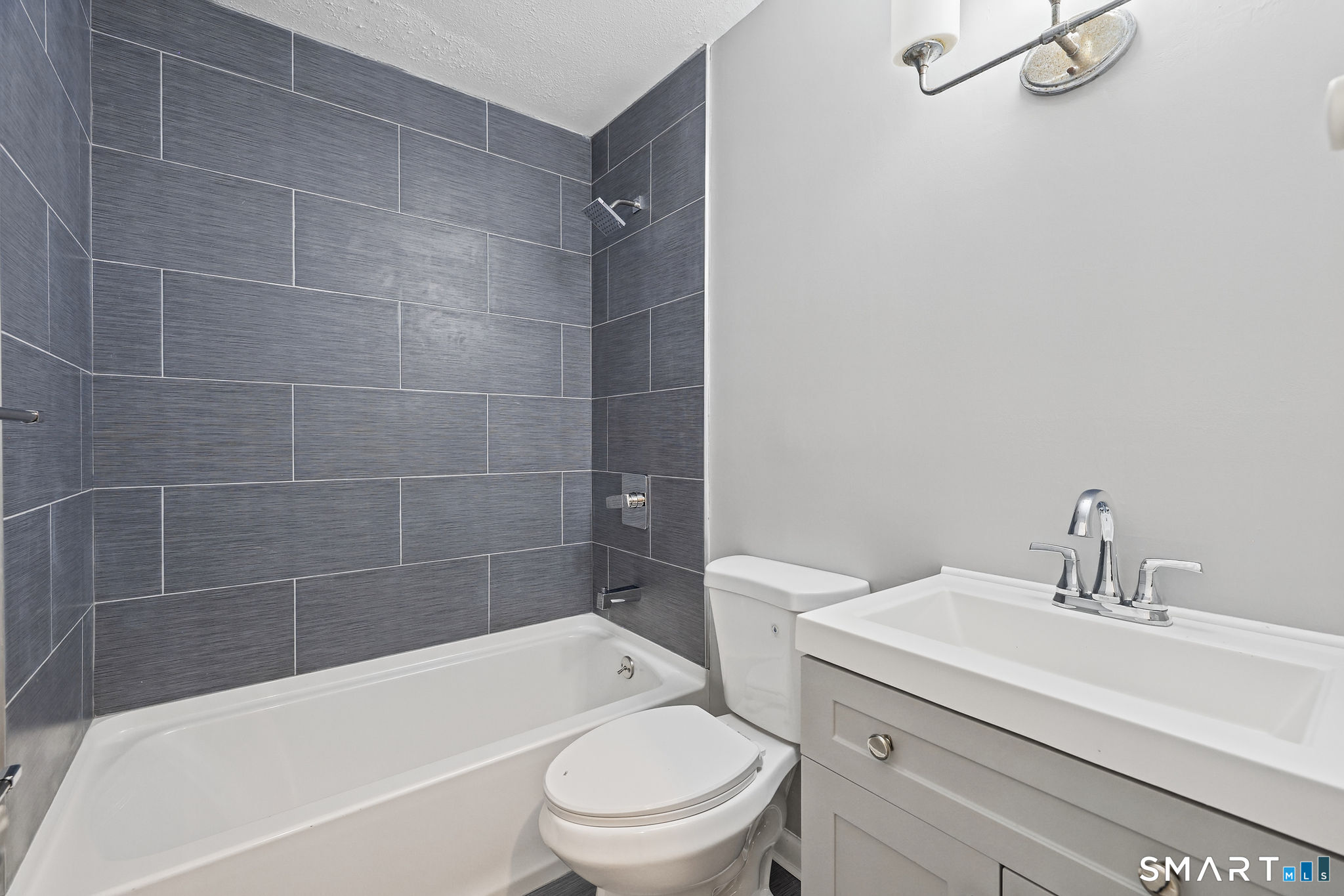6 Irving Place Danbury CT 06810