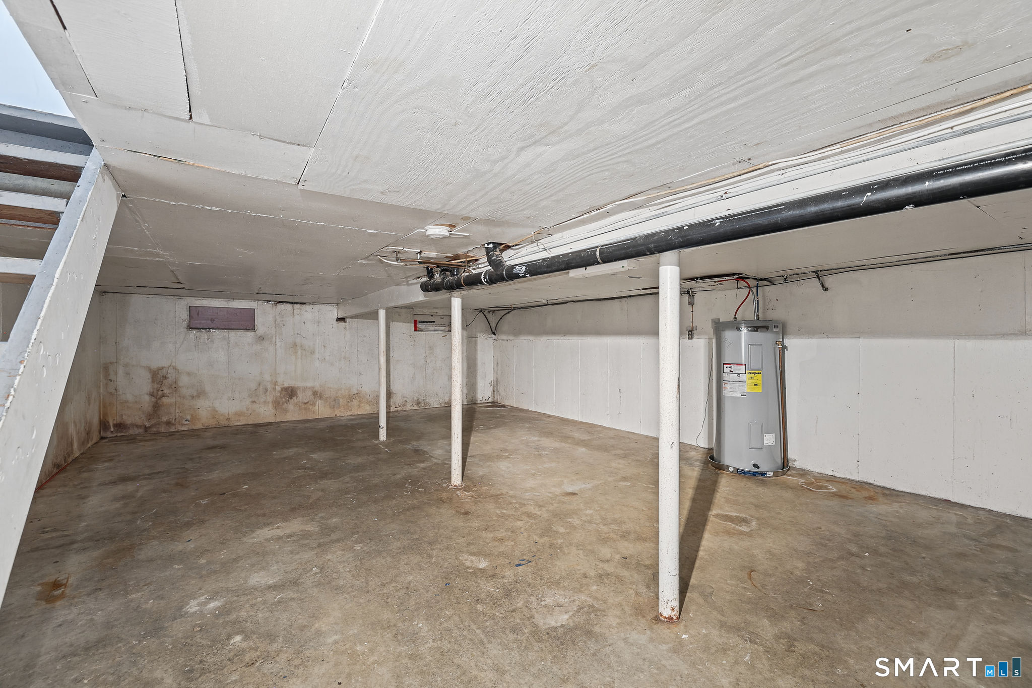 6 Irving Place Danbury CT 06810