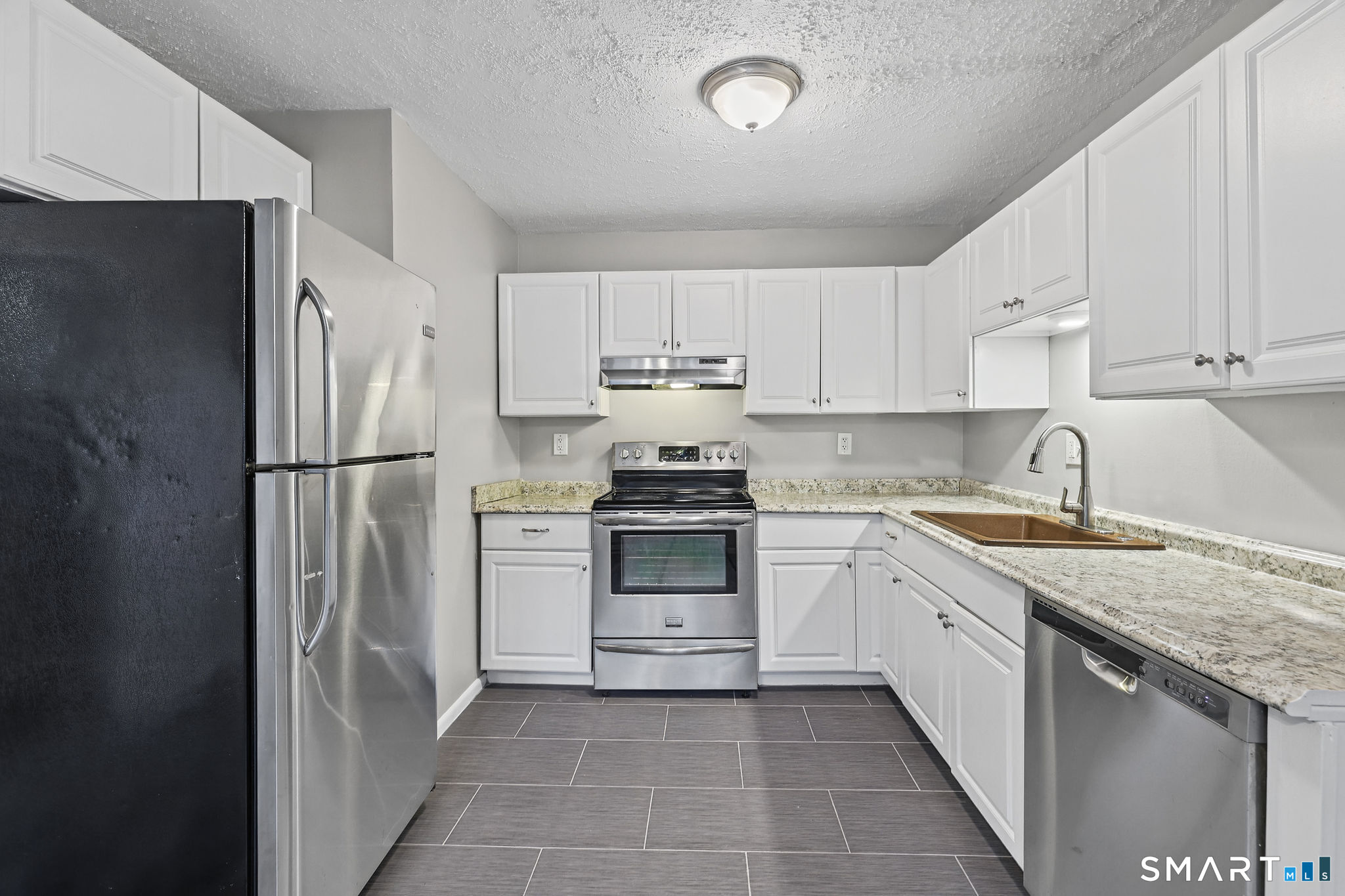 6 Irving Place Danbury CT 06810