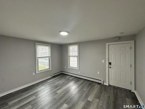 82 West Coit Street New London CT 06320