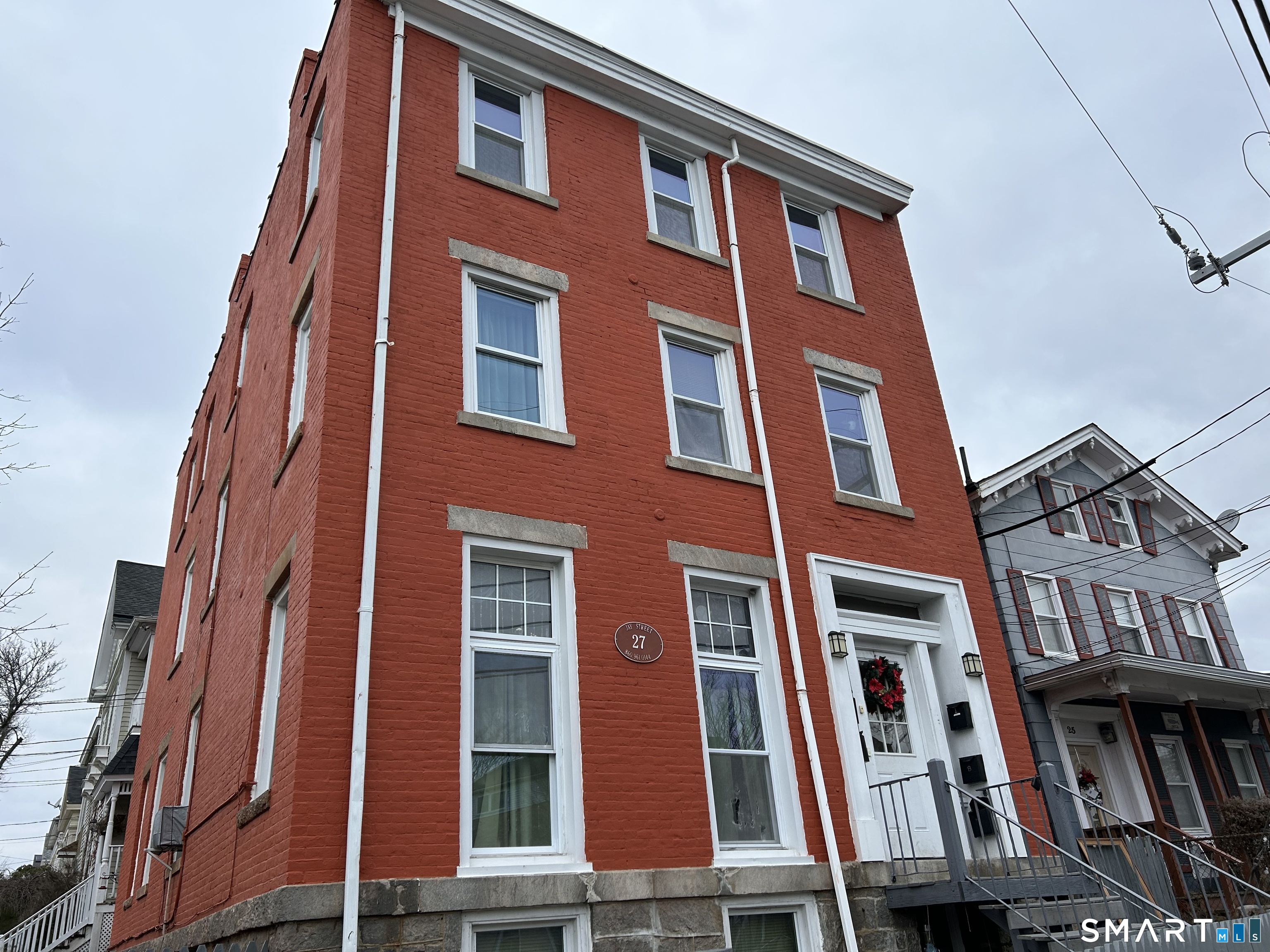 27 Jay Street New London CT 06320