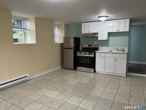 27 Jay Street New London CT 06320