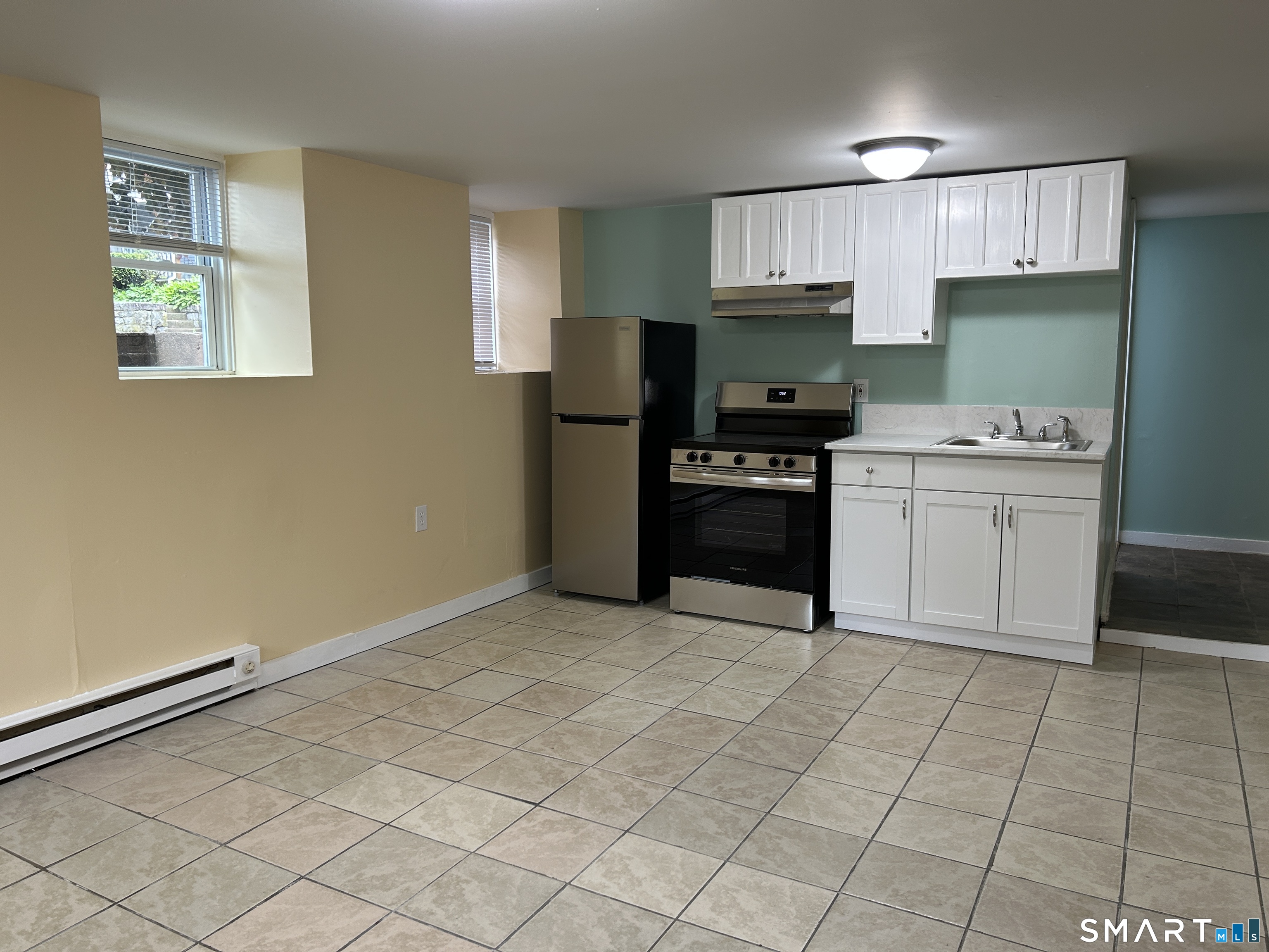 27 Jay Street New London CT 06320