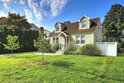 72 Eastlawn Street Fairfield CT 06824
