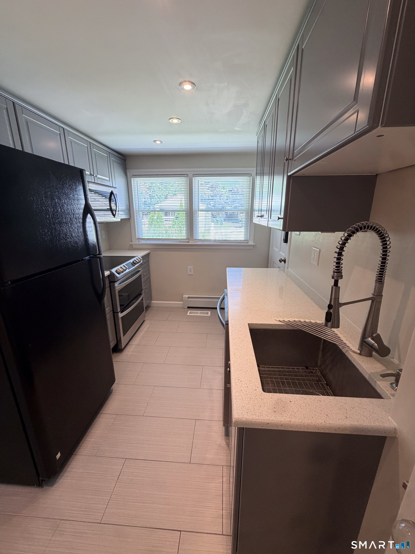 6 Prior Avenue Plainville CT 06062