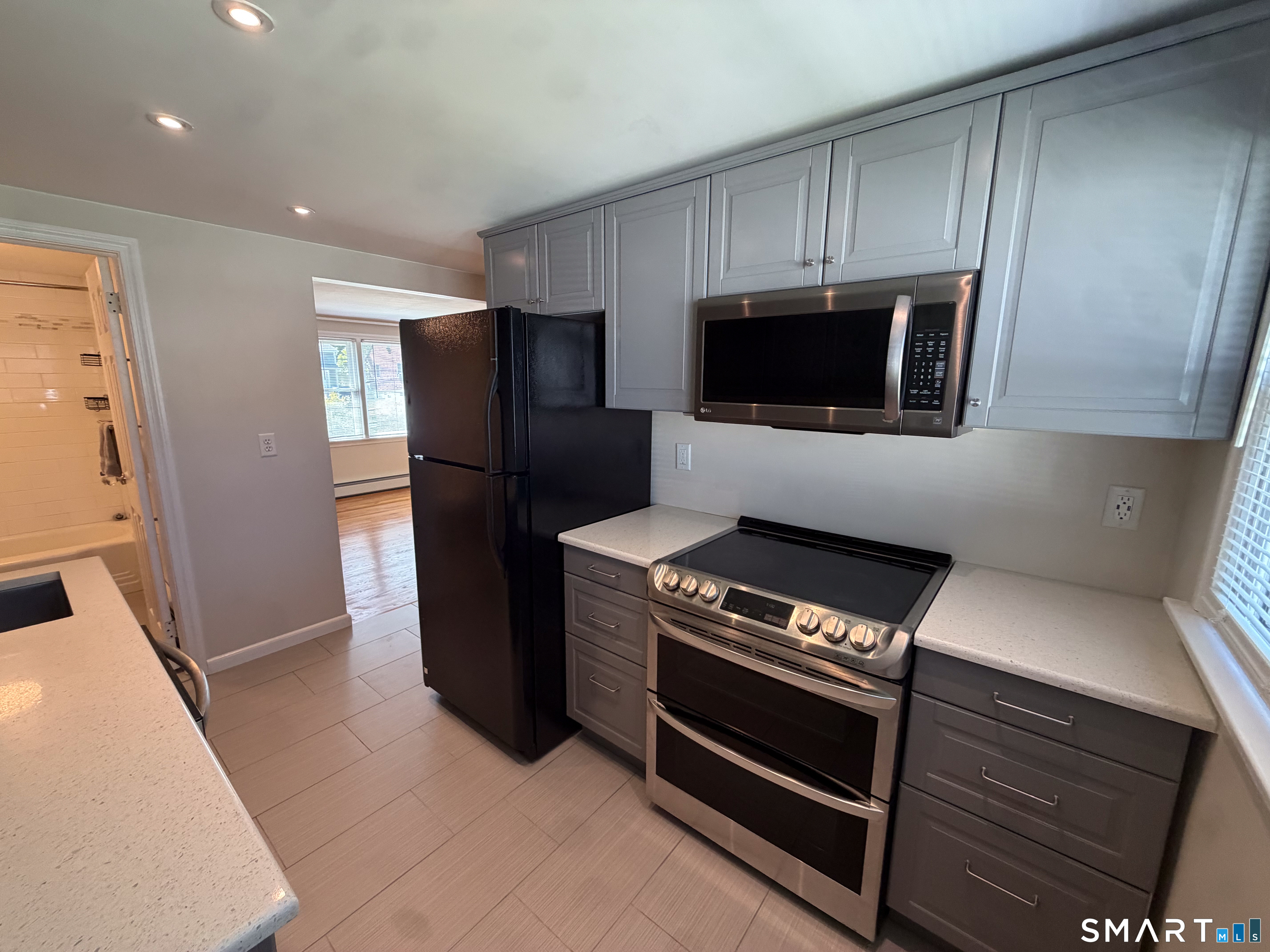 6 Prior Avenue Plainville CT 06062