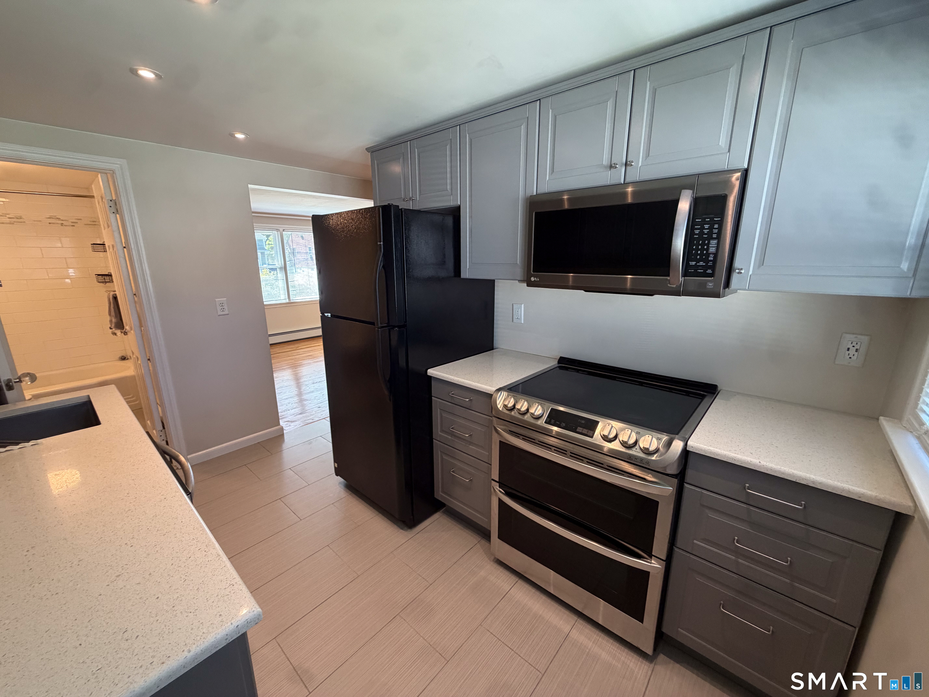 6 Prior Avenue Plainville CT 06062