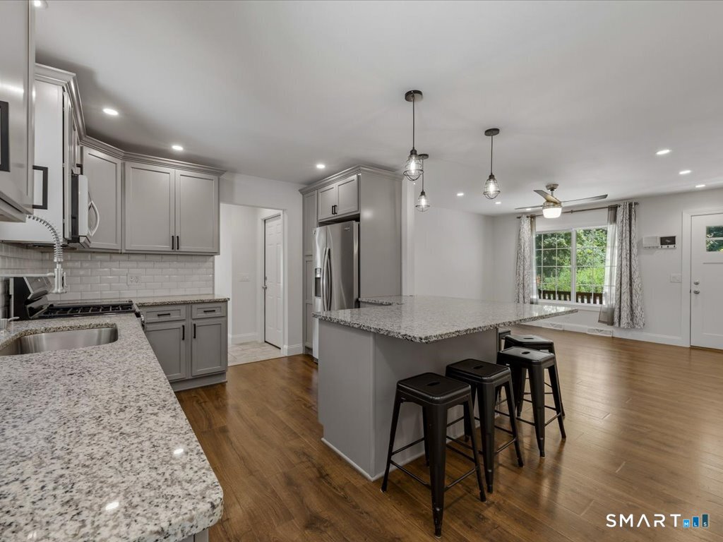 22 Argonne Terrace Seymour CT 06483