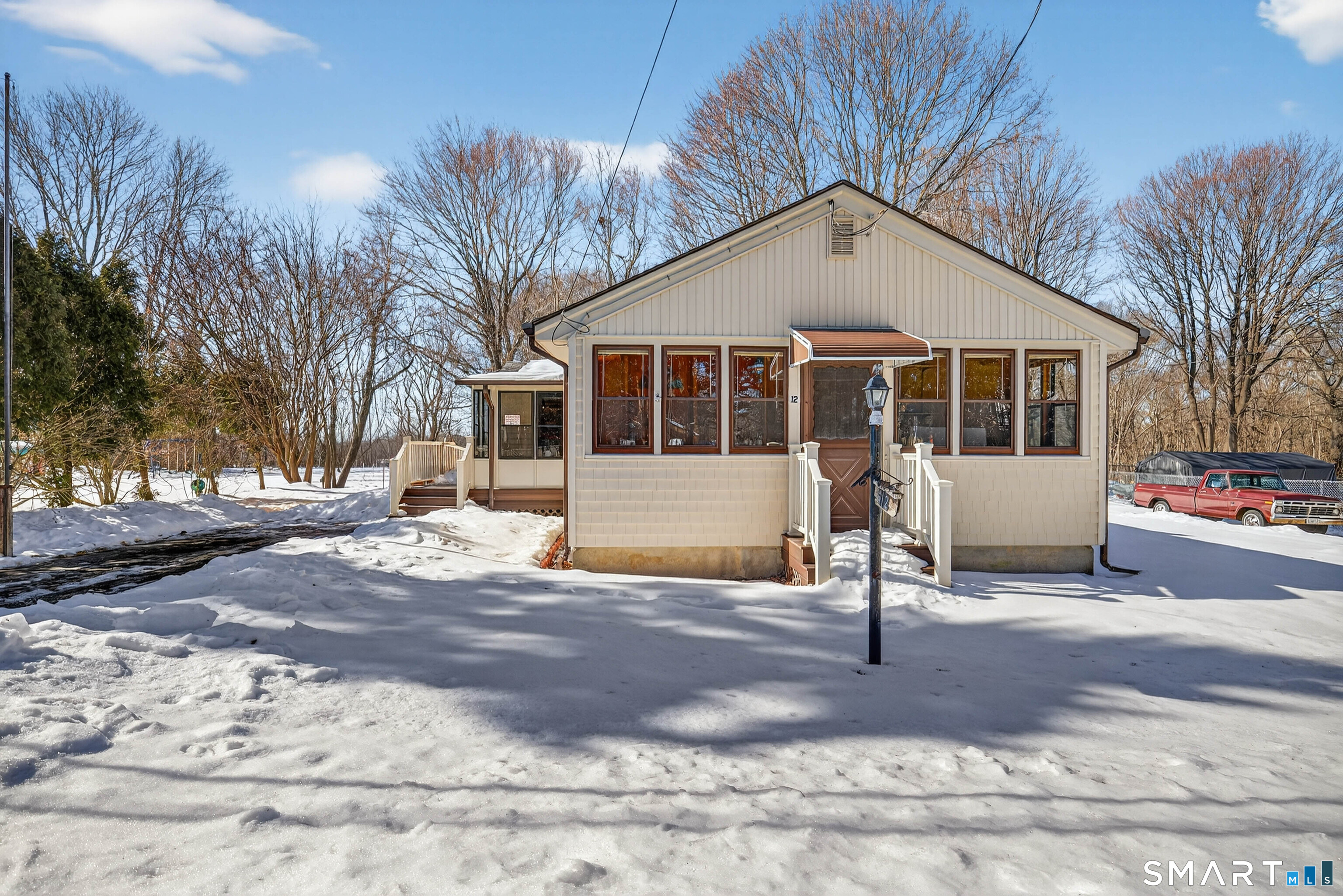 12 Pine Street Waterford CT 06385