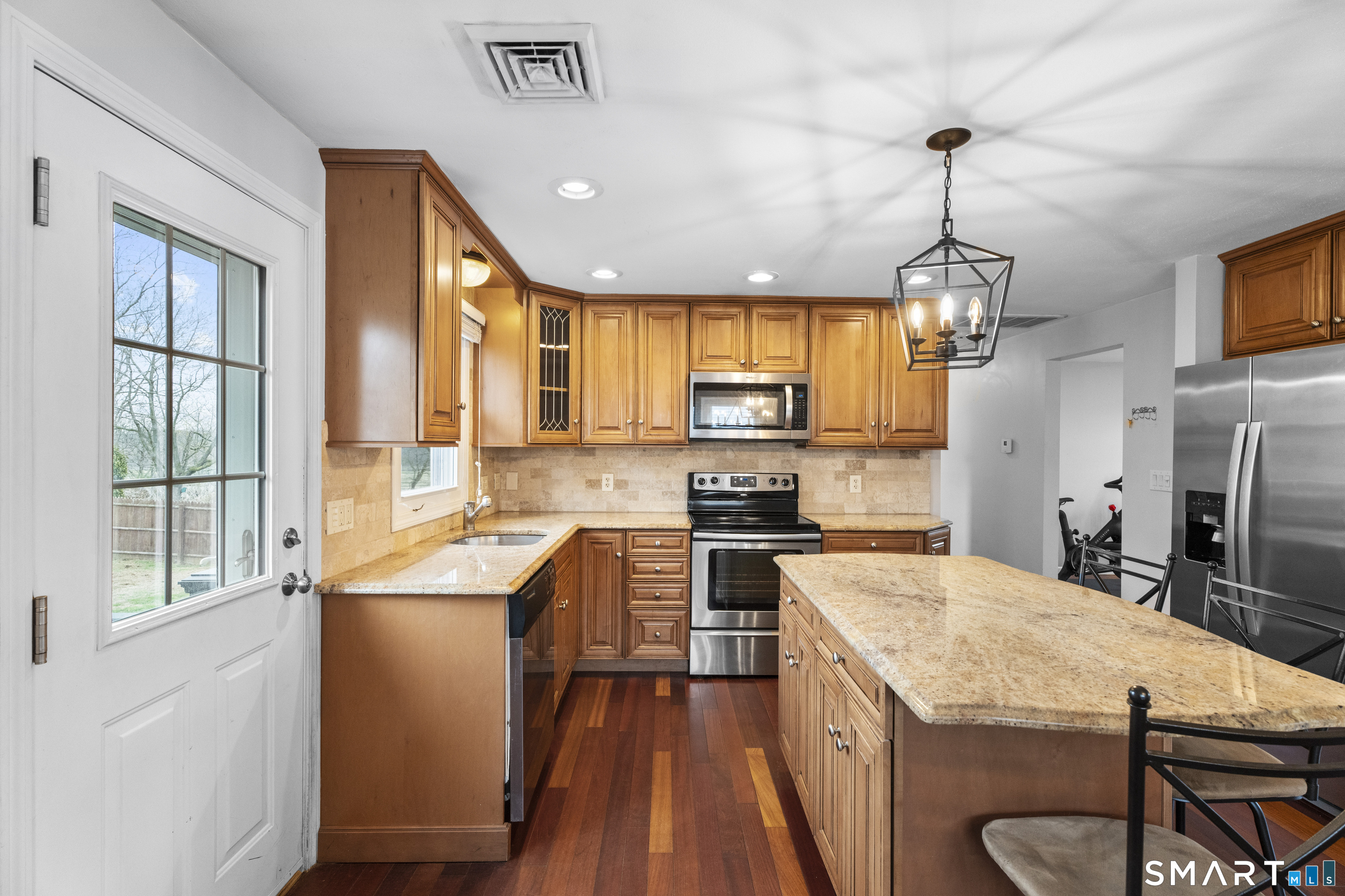 166 Hall Street New Haven CT 06512