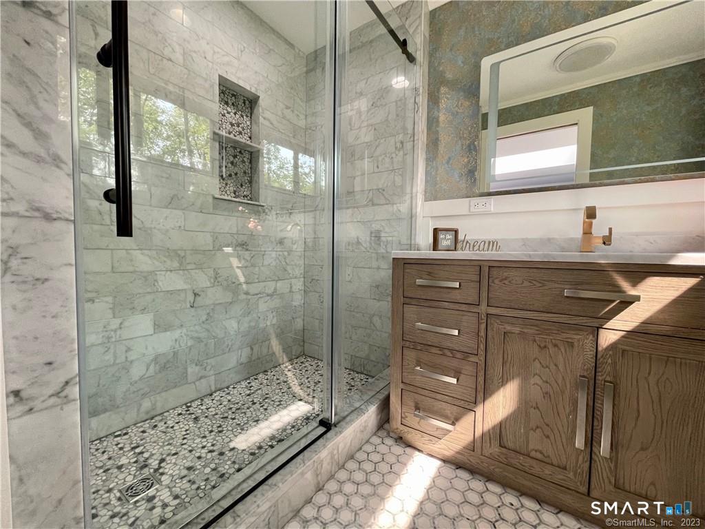 32 Tuxis Road Madison CT 06443