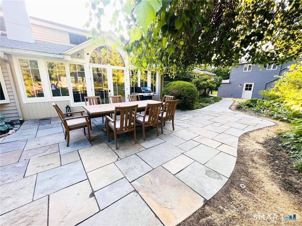 32 Tuxis Road Madison CT 06443