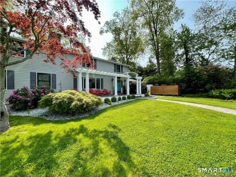 32 Tuxis Road Madison CT 06443