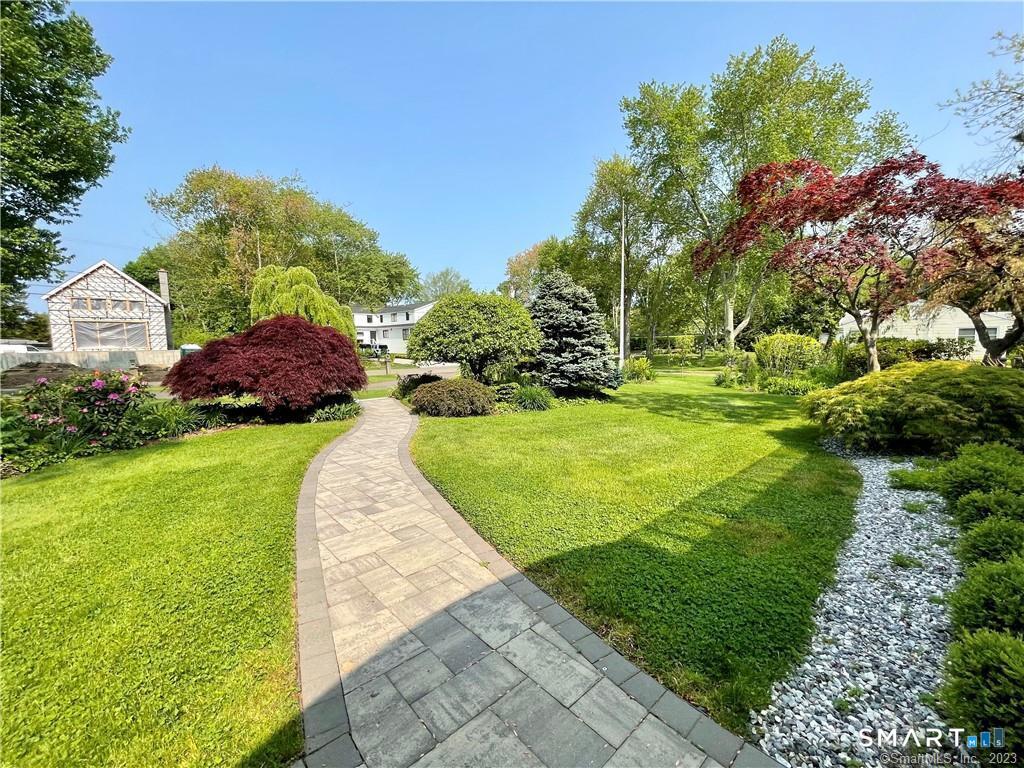 32 Tuxis Road Madison CT 06443