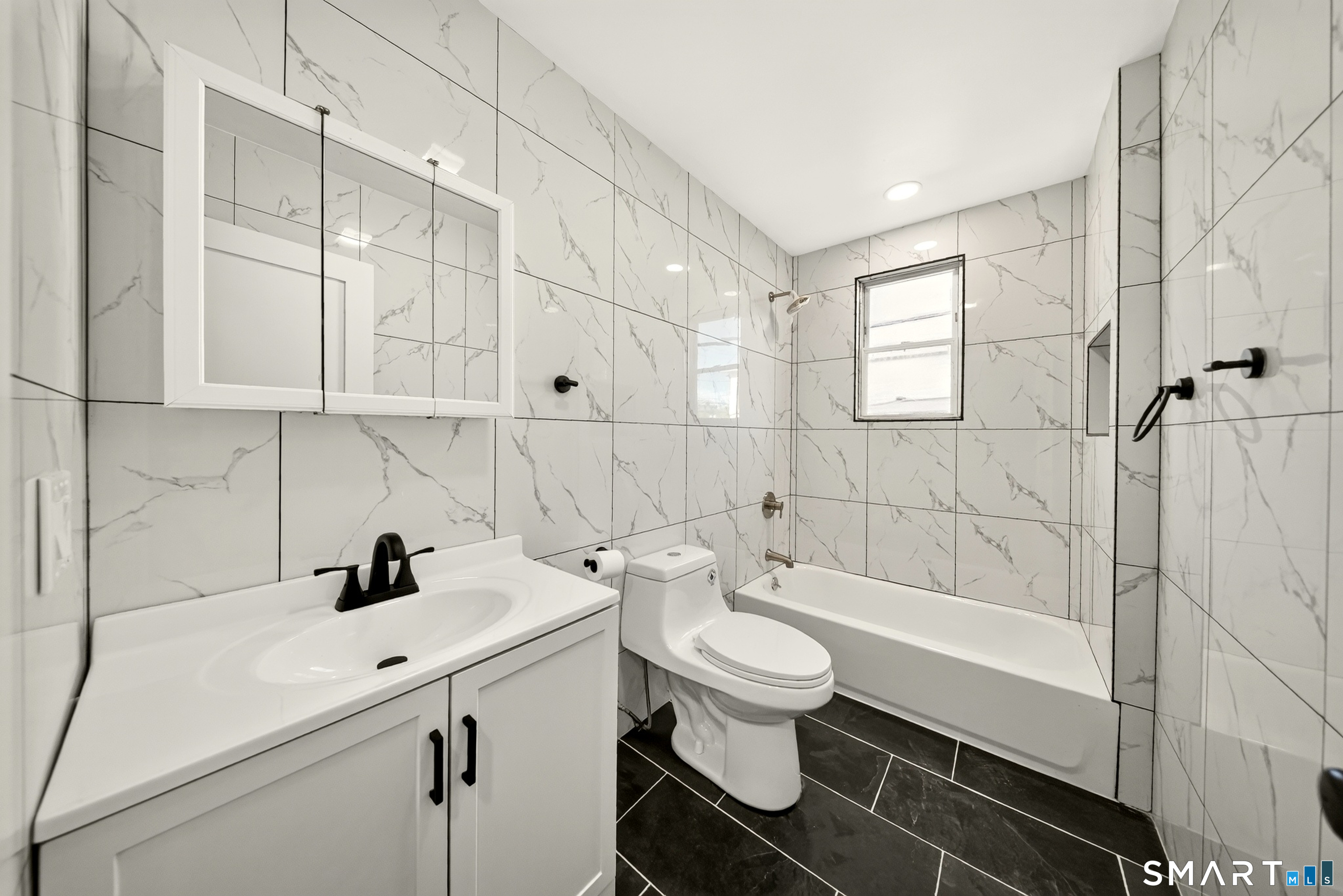 359 Park Avenue Bridgeport CT 06604