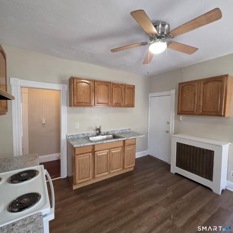 142 Oakland Terrace Hartford CT 06112