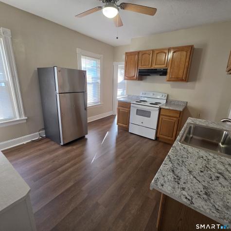 142 Oakland Terrace Hartford CT 06112