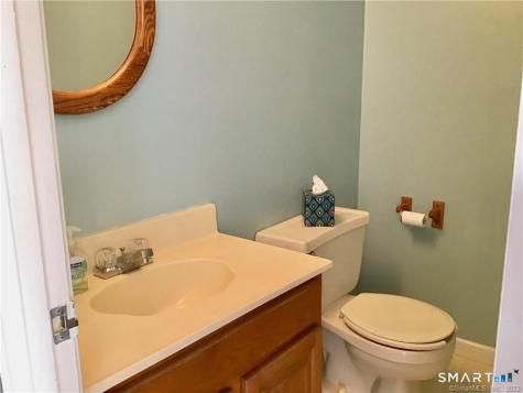 8 Arcadia Road East Lyme CT 06357