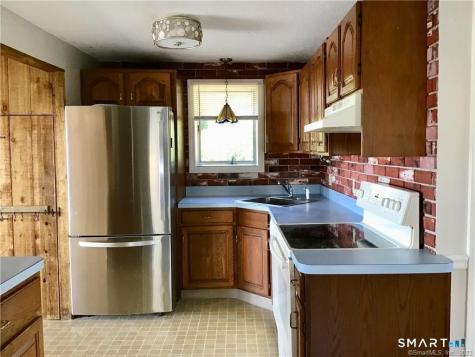 8 Arcadia Road East Lyme CT 06357