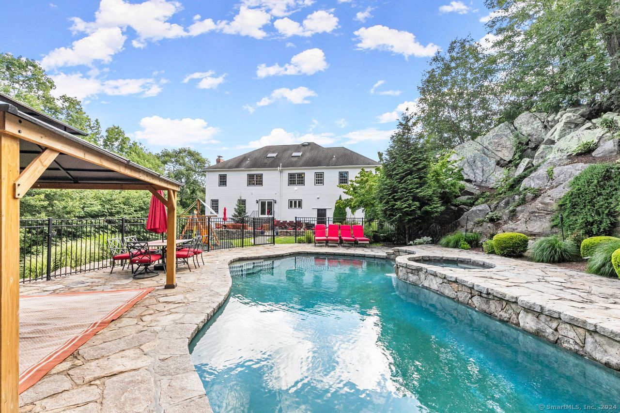 14 Magellan Lane Easton CT 06612